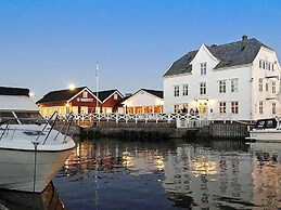 6 Person Holiday Home in Austrheim