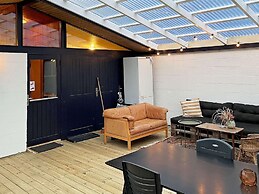 Tranquil Waterfront Retreat-by Traum