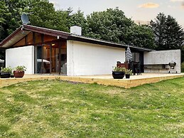Tranquil Waterfront Retreat-by Traum