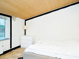 Charming Harbor Cottage-by Traum