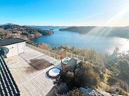 12 Person Holiday Home in Fitjar