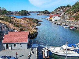 12 Person Holiday Home in Fitjar