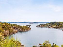 12 Person Holiday Home in Fitjar