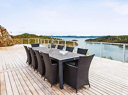 12 Person Holiday Home in Fitjar