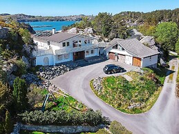 12 Person Holiday Home in Fitjar