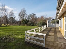 Tranquil Oasis in Hummingen-by Traum