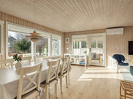 Tranquil Oasis in Hummingen-by Traum