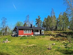 Idyllic Lakeside Retreat in Munkedal-by Traum