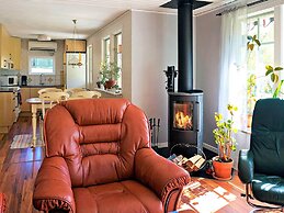 Idyllic Lakeside Retreat in Munkedal-by Traum