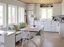 6 Person Holiday Home in Sloinge