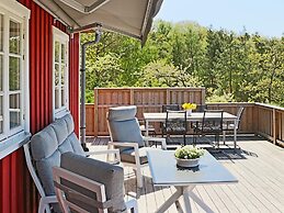 6 Person Holiday Home in Sloinge
