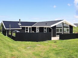 Luxury Cottage With Pool and Sauna-by Traum