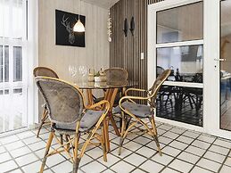 Luxury Cottage With Pool and Sauna-by Traum