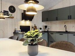 Luxury Cottage With Pool and Sauna-by Traum