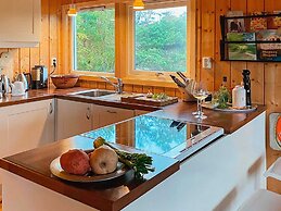 Serene Seaside Retreat in Vesteroy-by Traum