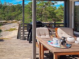 Serene Seaside Retreat in Vesteroy-by Traum
