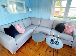6 Person Holiday Home in Lindas