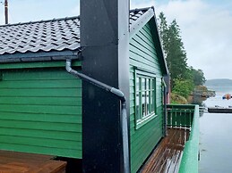 6 Person Holiday Home in Lindas