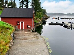 6 Person Holiday Home in Lindas