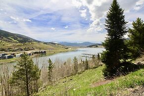 Cc19 Chateau Claire 2 Bedroom Condo by RedAwning