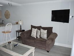 Brunswick Plantation Resort and Golf Condo 307M with Outdoor Pool by R