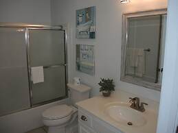 1408m 1 Bedroom Condo by RedAwning