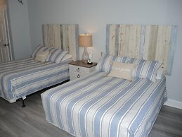 1408m 1 Bedroom Condo by RedAwning