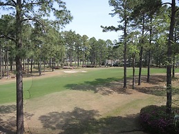 Overlooking Golf Course Villa 1408 with Full Kitchen Close to Calabash