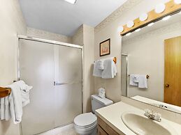 Cimarron 402 2 Bedroom Condo by RedAwning