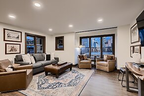 Abbett Placer Historic 7 Bedroom Home by RedAwning