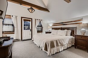 Abbett Placer Historic 7 Bedroom Home by RedAwning