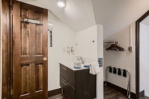 Abbett Placer Historic 7 Bedroom Home by RedAwning