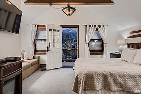 Abbett Placer Historic 7 Bedroom Home by RedAwning