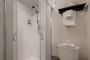 Abbett Placer Historic 7 Bedroom Home by RedAwning