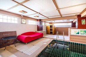 Anyaburi Private Pool Villa