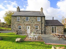 Ty Capel Bryntwrog