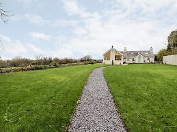 Tŷ'n Lôn Bach