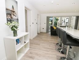 The Office Gardens, Apartment 1