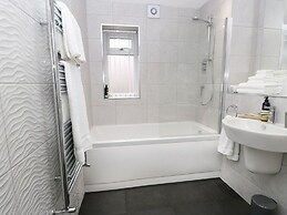 The Office Gardens, Apartment 1