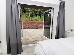 The Office Gardens, Apartment 1