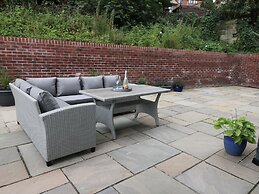 The Office Gardens, Apartment 1