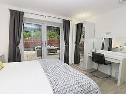 The Office Gardens, Apartment 1