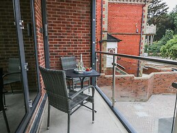 The Office Gardens, Apartment 1