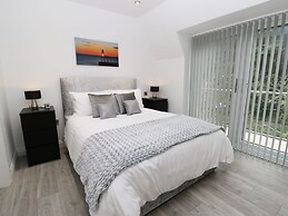 The Office Gardens, Apartment 3