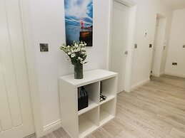 The Office Gardens, Apartment 2