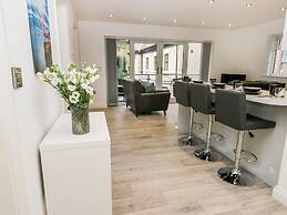 The Office Gardens, Apartment 2