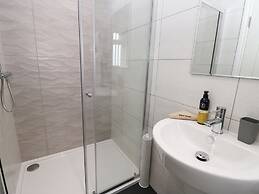 The Office Gardens, Apartment 2