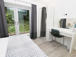 The Office Gardens, Apartment 2