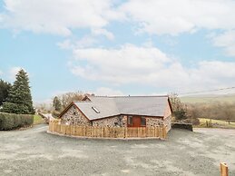 Cut Moch, Plas Moelfre Hall Barns