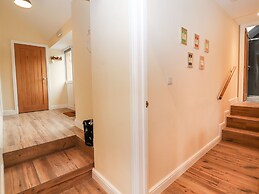 Cut Moch, Plas Moelfre Hall Barns